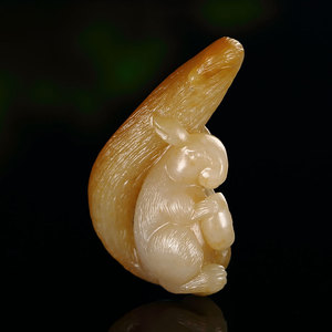 省级玉雕大师仝杰作品新疆和田玉黄沁籽料立体圆雕松鼠吊坠9克g6