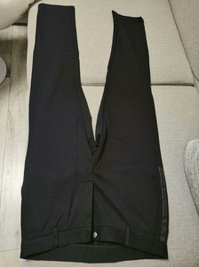 精品冬款面料男裤，锦纶+粘纤+氨纶的面料，比较厚，不是西裤，