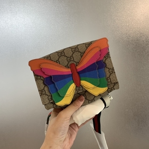 gucci腰包蝴蝶结