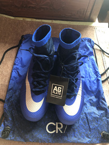 耐克足球鞋刺客10cr7