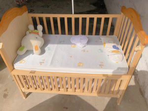 卡比龙实木婴儿床 母婴店入手 买来几乎没怎么用 一直闲置在家