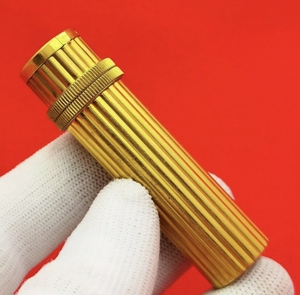 金色打火机造型