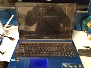 华硕i5笔记本K53SD ，屏幕破裂 ，换个屏幕就能用，硬盘