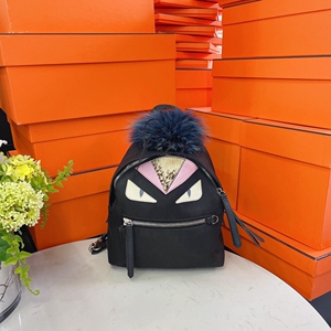 fendi小怪兽书包