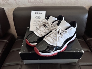 aj11康扣黑红 44码 原盒配件齐全