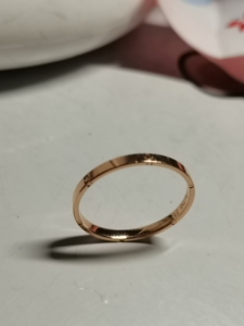 au750玫瑰金戒指21号,卡地亚窄版的戒指,深圳水贝购买的