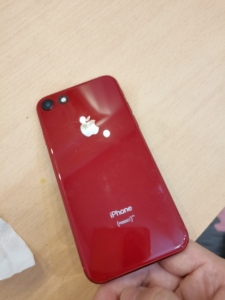 苹果8,国行的,全网通,64g,红色,平时都贴膜带套,自定义