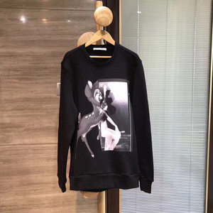 纪梵希 小鹿卫衣 ss码 具体尺寸看图 比一般的s偏大 属于