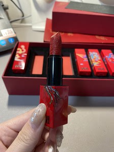 美丽俏佳人 龙凤呈祥口红 唇膏口红 bazaar red口红