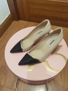 73 女鞋2022年夏季新款时尚细高跟一字扣搭尖头牛皮后空凉鞋 小时