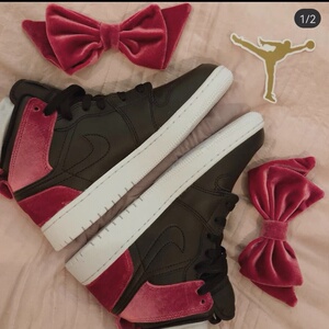 air jordan 1 mid aj1红丝绒 38码