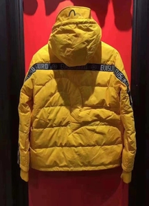 evisu羽绒服反光