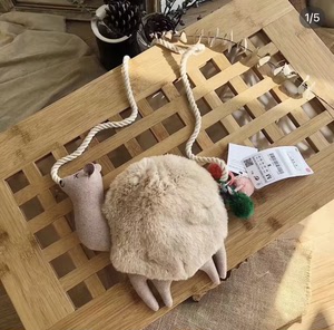 00安静的小嘟嘟淘宝zara pela儿童小羊包动物形羊驼包可爱毛绒斜