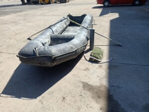 117橡皮艇冲锋舟君用橡皮艇,长4.2米,买新的使用个位数