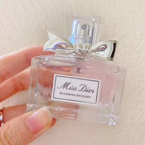 迪奥香水瓶子
