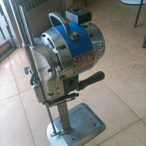 山外边的小草淘宝大连大富基13寸电剪刀!成色新,大小都有!