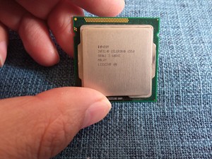 两块赛扬g550cpu,和一块amdcpu加一根2g内存,3