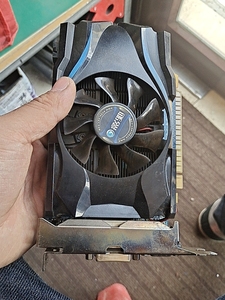 影驰大将gt640    2g显卡,自用啥毛病没有,看好下单