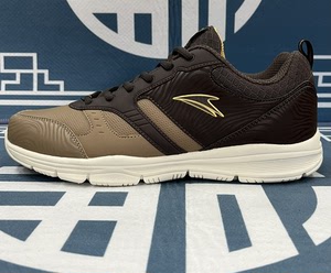 金莱克品牌运动鞋,春秋款男士,尺码41 42 43 44码数