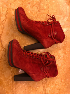 Ninewest 玖熙 红色麂皮高跟粗跟踝靴 澳洲购入 入手