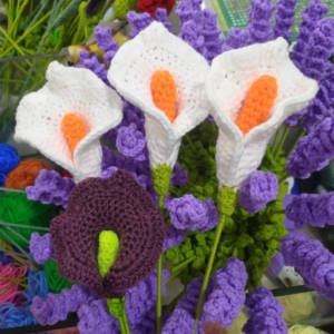 手工钩织马蹄莲花束毛线花永生花 ,花束总长40cm,毛线绕杆