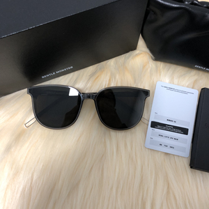 海岸小星星淘宝gm太阳镜灰色mamars灰色和黑色wildw