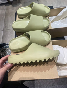 yeezy拖鞋 绿色 男女同款 gz5551