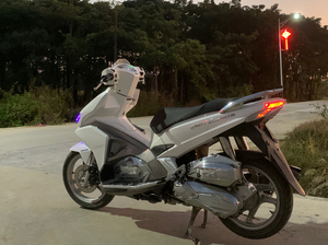 16年本田泰国弯刀 白色板 部分电镀件 三大功能正常 车况精