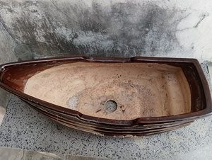 船型花盆,一帆风顺.使用过,但是没有破损,清洗过后就是新的.