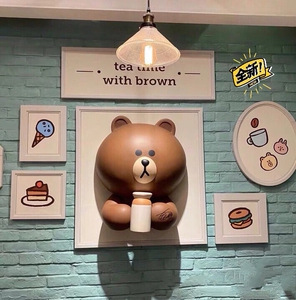 布朗熊墙挂