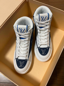 lv正品老花高帮帆布鞋 36码,专柜拿回来一直放着前几天才