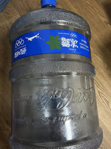 冰露矿泉水大桶