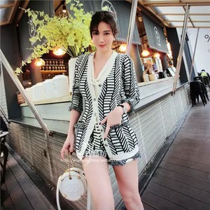 钰懿纺 2019初春洋气两件套女黑白几何图形针织套装针织开衫