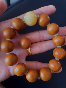 18橄榄核光珠,配20蜜蜡,文玩回血,喜欢的大漏入手