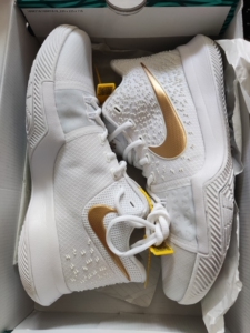 nike欧文3白金