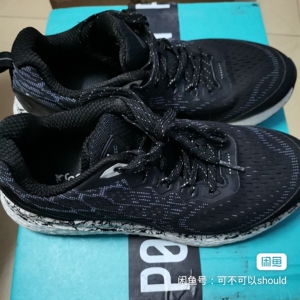 特步蜂窝动力 跑步鞋 鞋底超级软 跑步回弹力很大