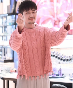 出 明星白宇同款粉色情侣毛衣宽松潮流针织衫羊毛衫男女均可 颜