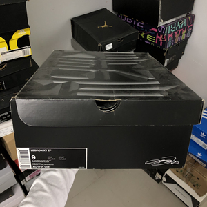 ao1754-006,42.5码nike鞋盒