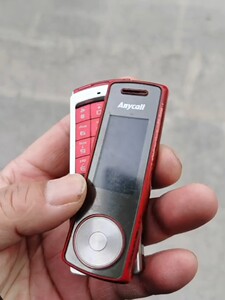 你好景睿淘宝三星sgh-f210小手机,三星口红手机,屏幕可旋转,非常的0