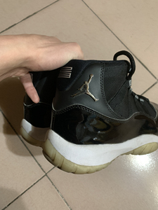 aj11黑银 真碳板 鞋底轻微氧化 乳胶鞋垫 有原盒 懂的来