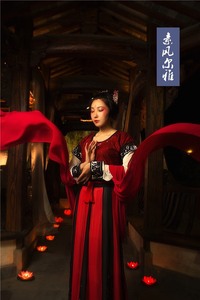 【素风尔雅】汉服传统服饰 绣花 坦领之业火红莲 红黑套 汉元