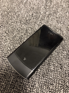 lg 韩版翻盖手机没有中文应该不能插过内卡,带电池便宜处理