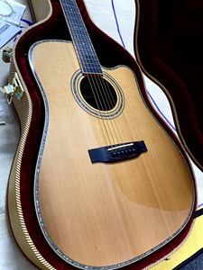 实体店近万元的高端全单红松玫瑰木吉他，5A的加拿大红松面板➕