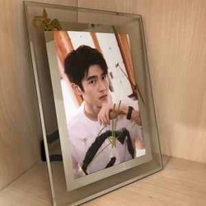 【全新】刘昊然 亲笔签名照,上海微博电影之夜签,含玻璃相框