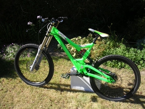 看门狗速降车架