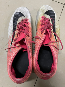 00ly勇敢的西瓜淘宝出一双刺客11粉色配色tf大底低帮足球鞋,44码0人