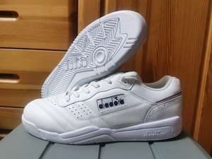 迪亚多纳 复古潮鞋 90年代很潮的款式 皮子超厚 购于国外