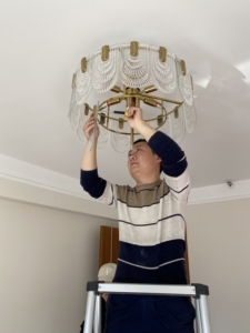 专业电工,上门维修,更换灯具,空开,插座,维修开关合不上闸