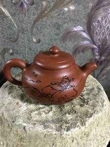 周丽萍紫砂壶,木石儿子竹亭刻绘,容量约190cc左右,料正工