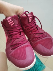 鞋子长时间放置,现在忍痛出售,酒红色欧文3,现